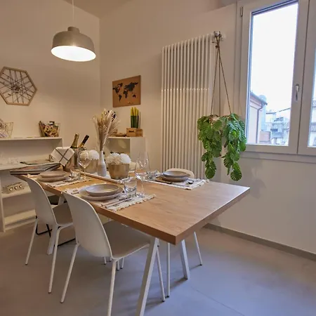 Likehome San - 1 Rooms-3 Persone-ferrara شقة